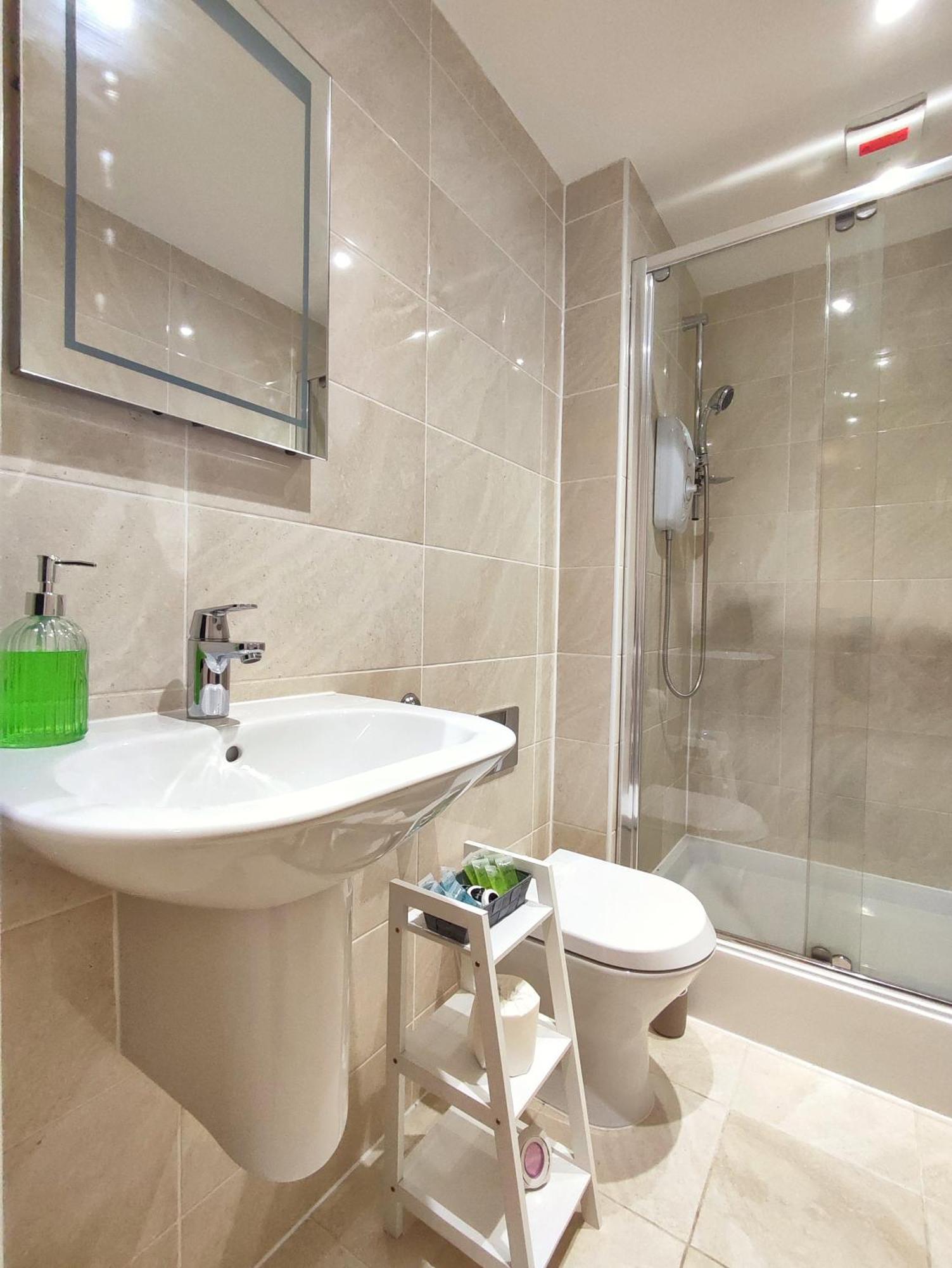 Duplex Apartment In Leeds With King Size Bed - Long Stay Rates Available Exteriér fotografie
